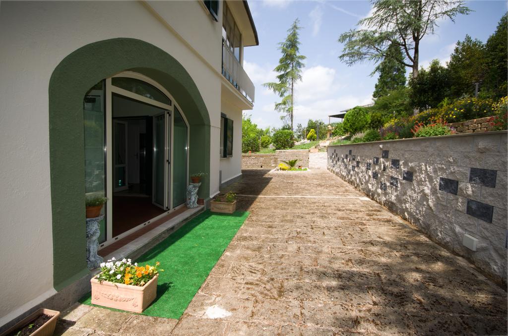 Bed And Breakfast Romantica Evasione Sutri Dış mekan fotoğraf